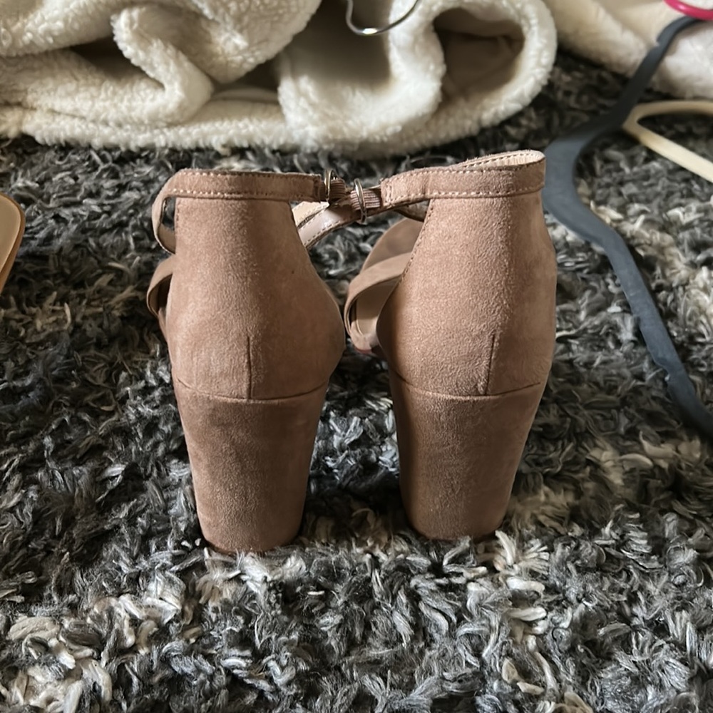 Heels - Picture 2 of 2